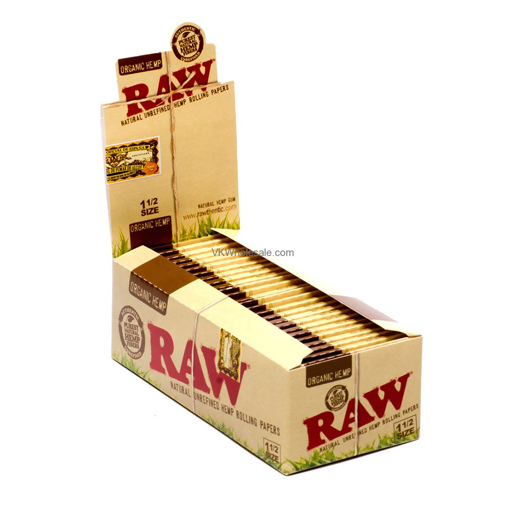 RAW Classic 1 1/4 Rolling Papers  The Most Popular RAW Rolling Papers